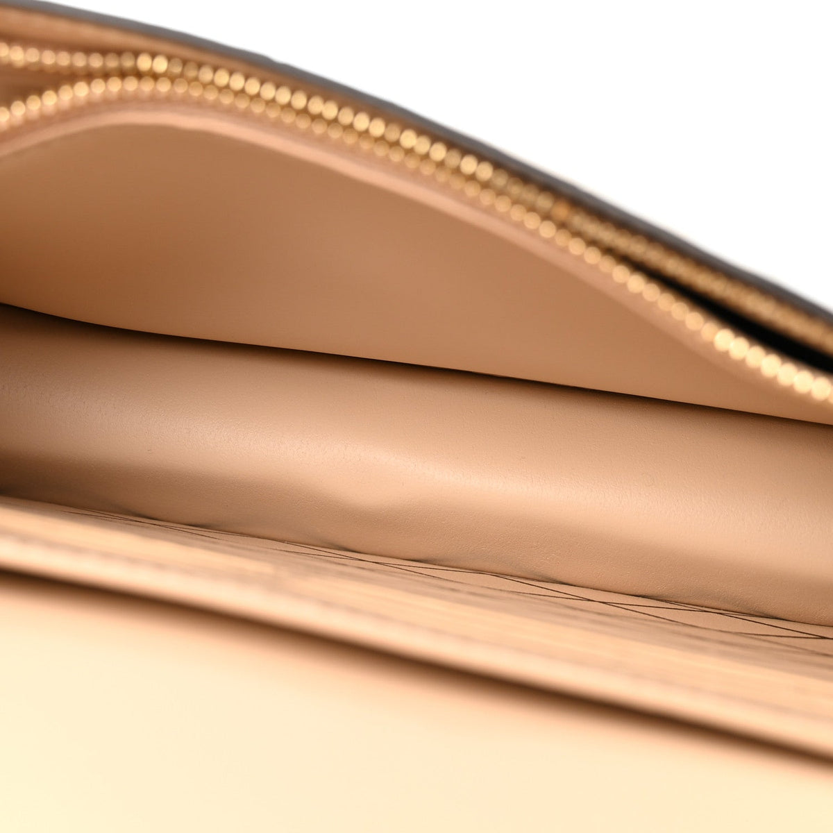 Alligator Trunk Chain Wallet Pearl