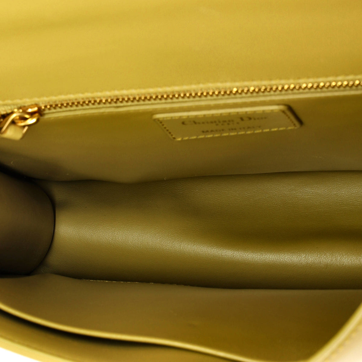30 Montaigne Flap Bag Leather