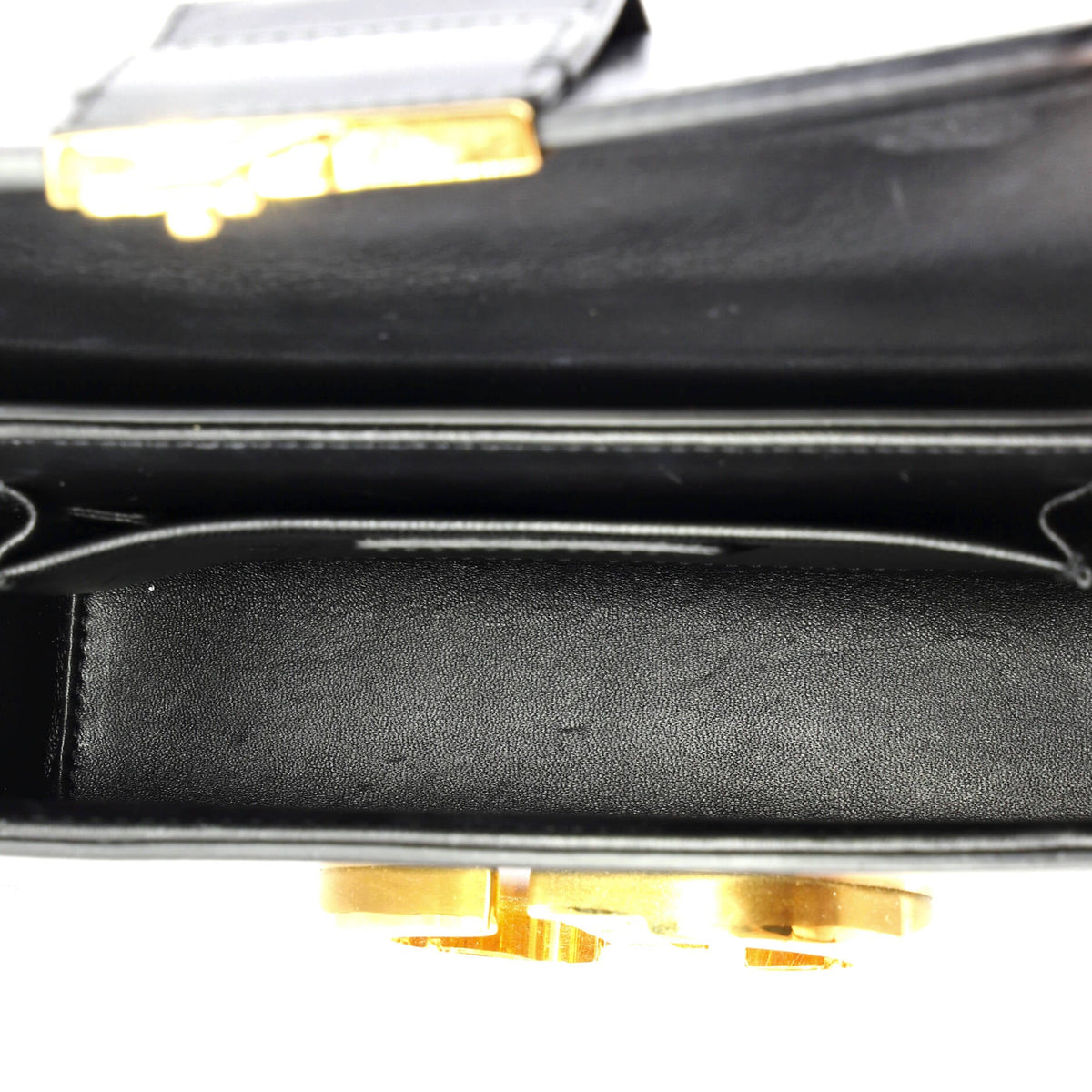 30 Montaigne Box Bag Leather