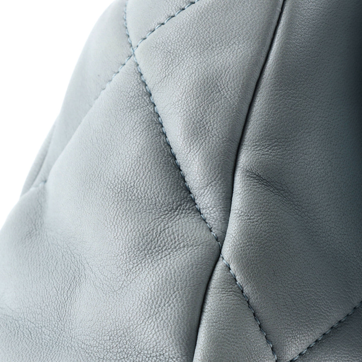 19 Flap Bag Quilted Leather Medium