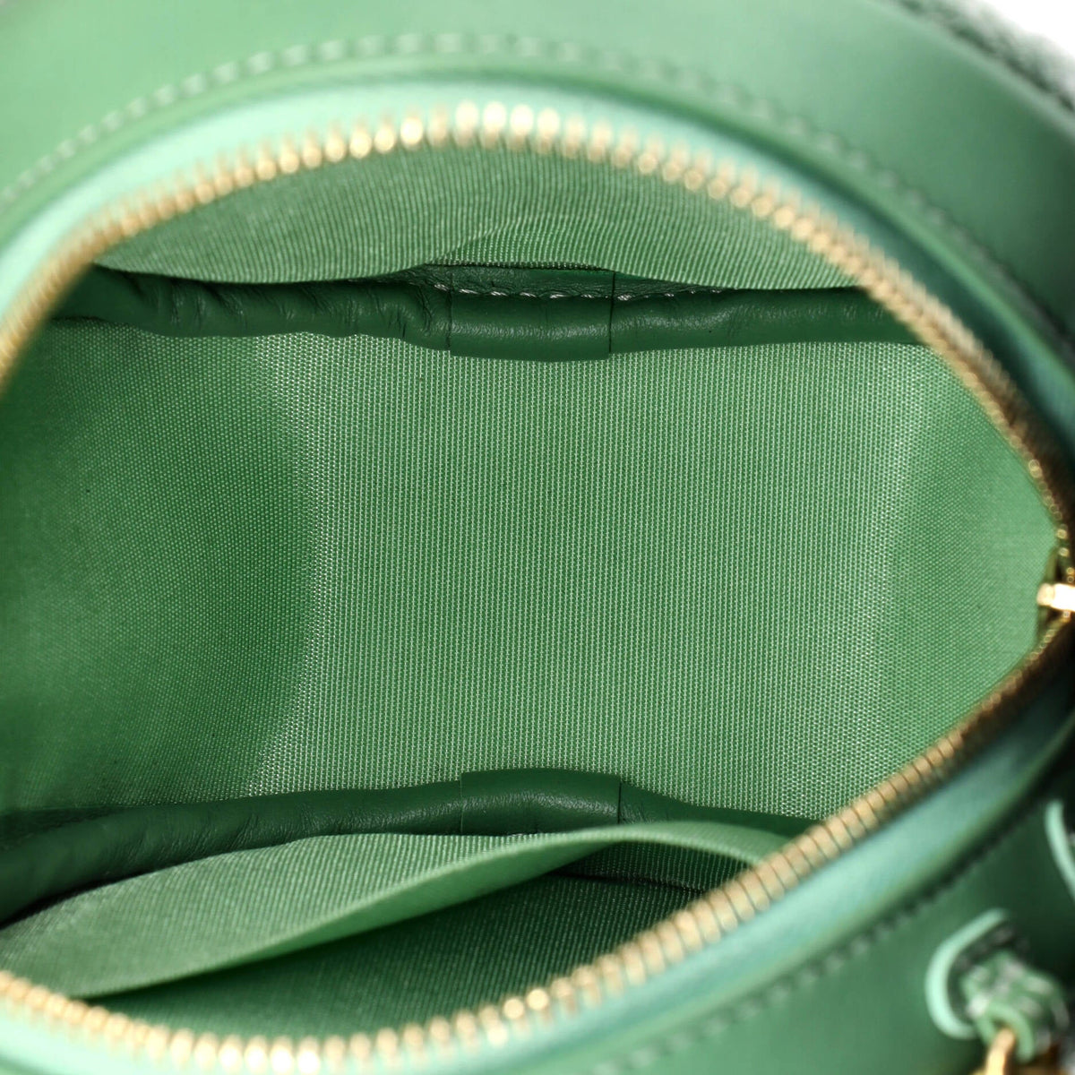 19 Round Clutch with Chain Quilted Leather and Sequins
