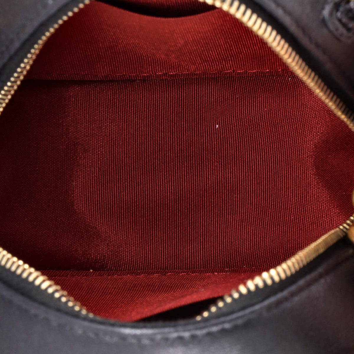 19 Round Clutch with Chain Quilted Leather