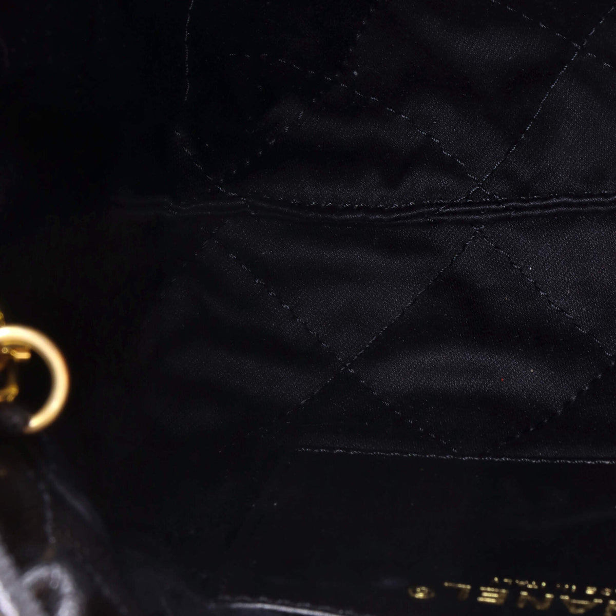 22 Chain Hobo Quilted Caviar Mini