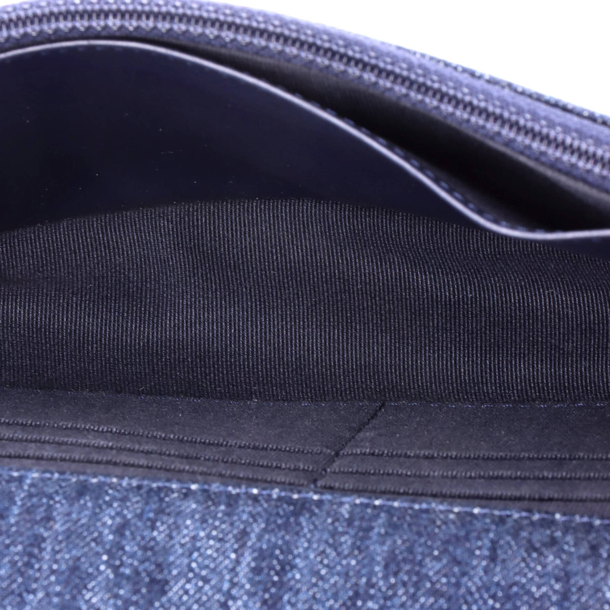 19 Wallet on Chain Quilted Denim