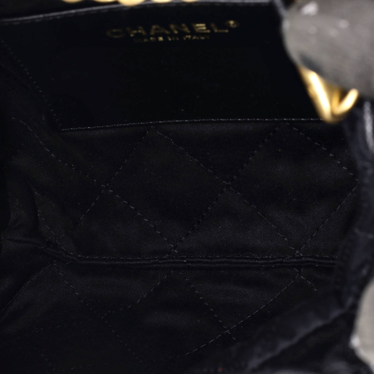 22 Chain Hobo Quilted Caviar Mini