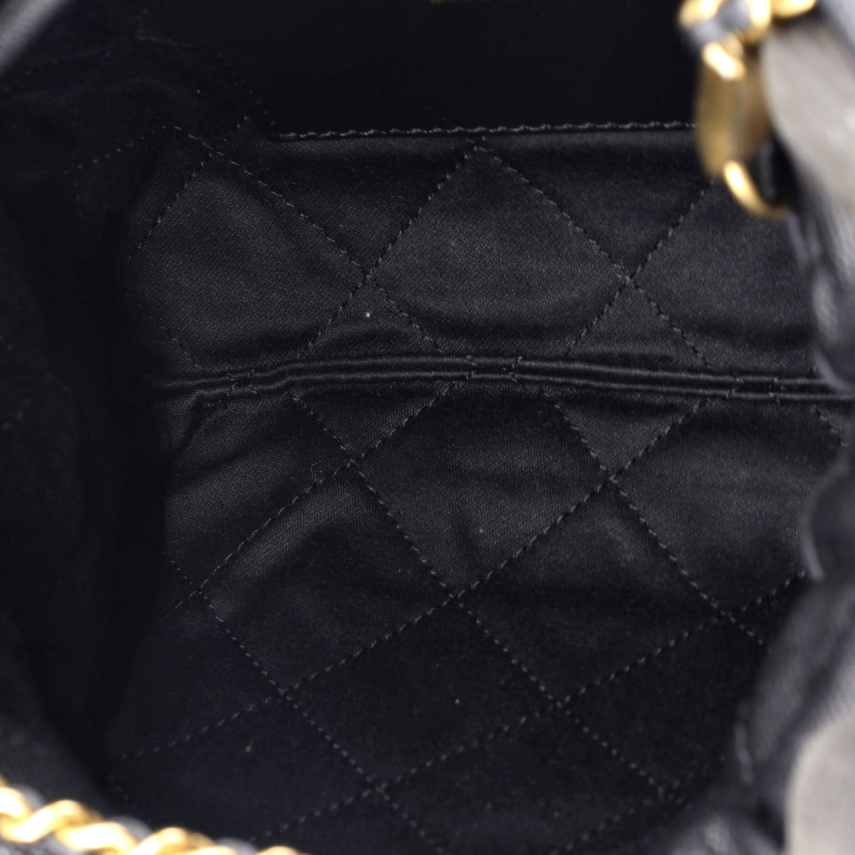 22 Chain Hobo Quilted Caviar Mini