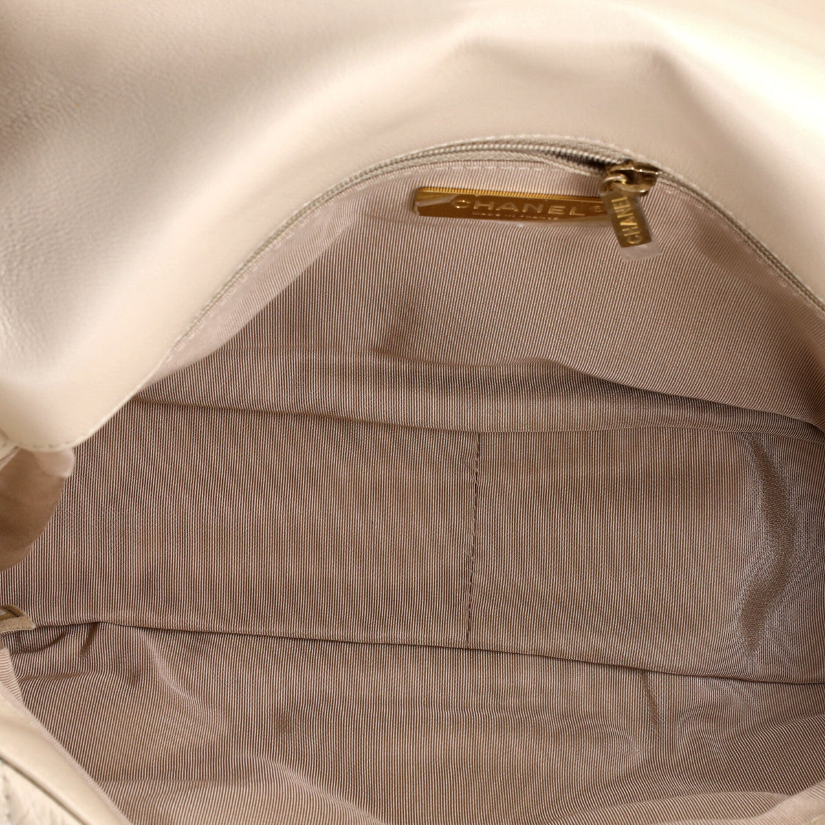 19 Flap Bag Quilted Leather Large