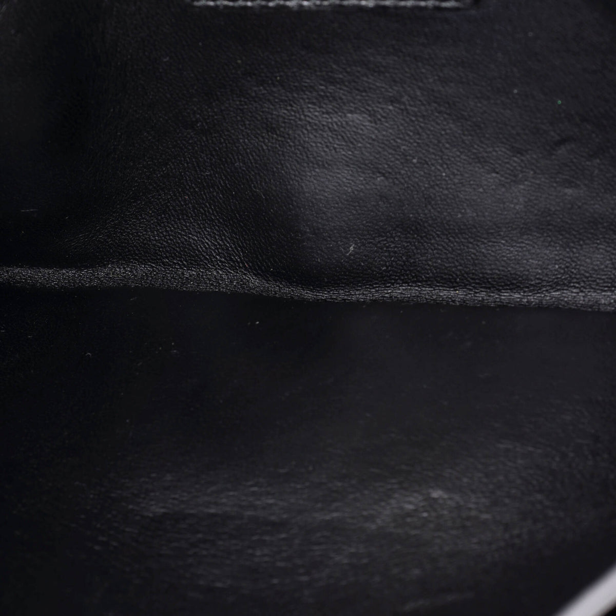 30 Montaigne Clutch Leather