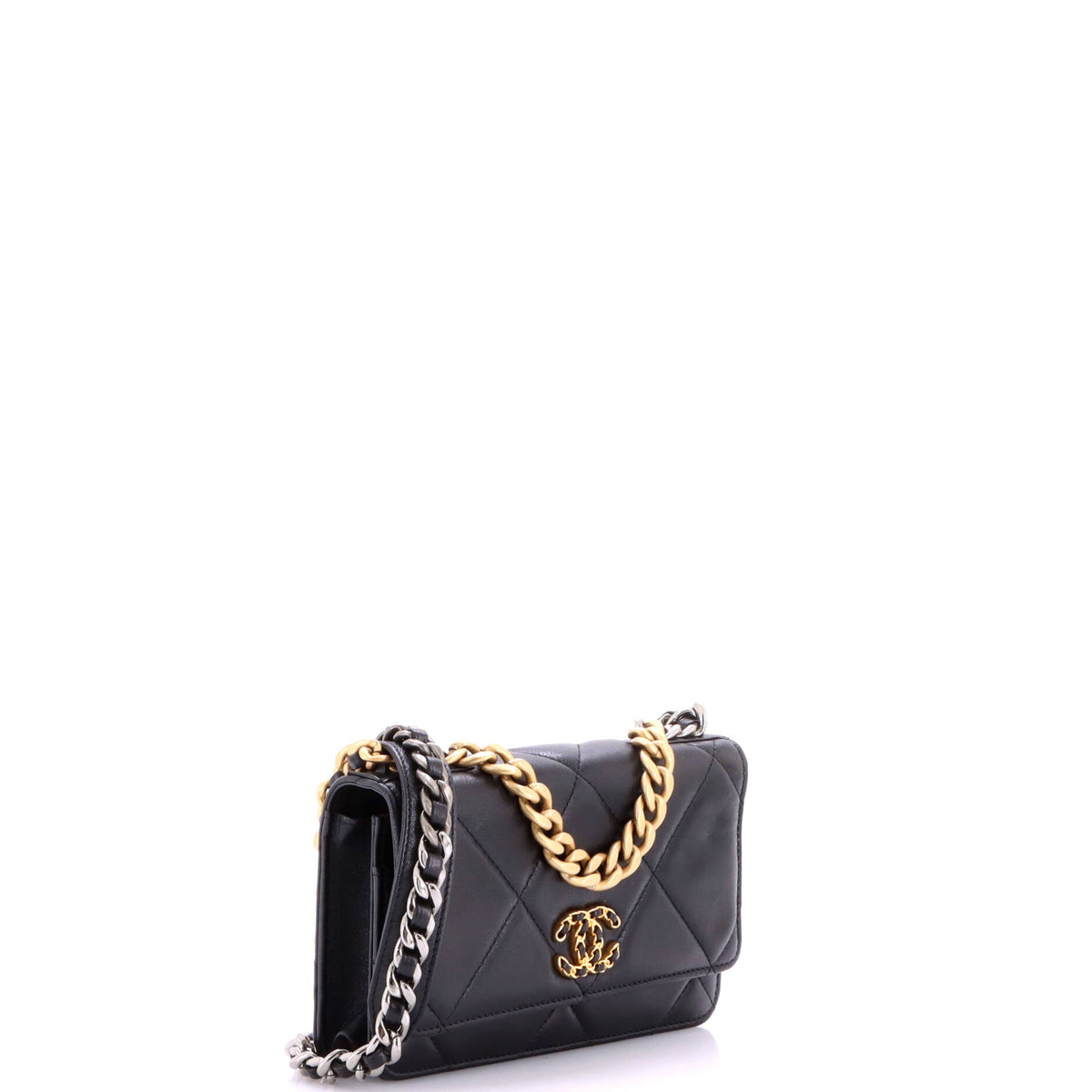 19 Wallet on Chain Quilted Lambskin