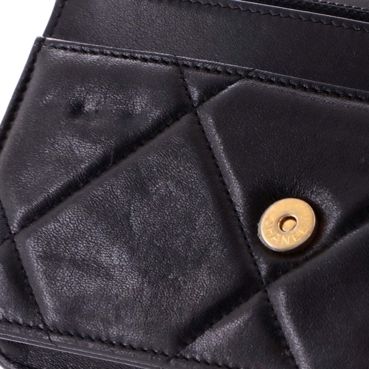 19 Wallet on Chain Quilted Lambskin