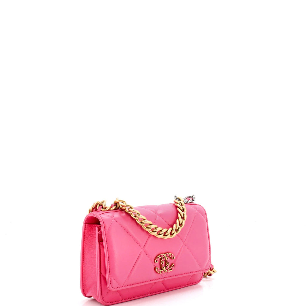 19 Wallet on Chain Quilted Lambskin