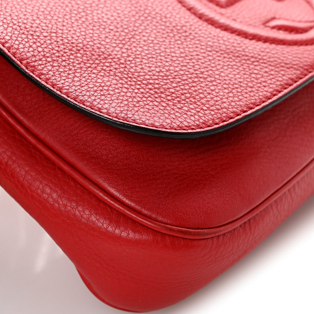Pebbled Calfskin Medium Soho Flap Crossbody Tabasco Red
