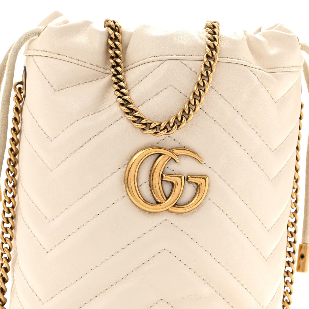 Calfskin Matelasse Mini GG Marmont 2.0 Bucket Bag White