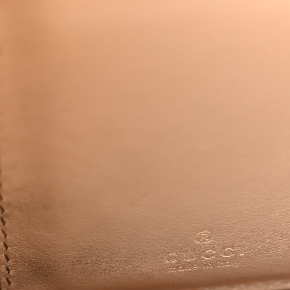 Calfskin Matelasse Mini GG Marmont 2.0 Bucket Bag White