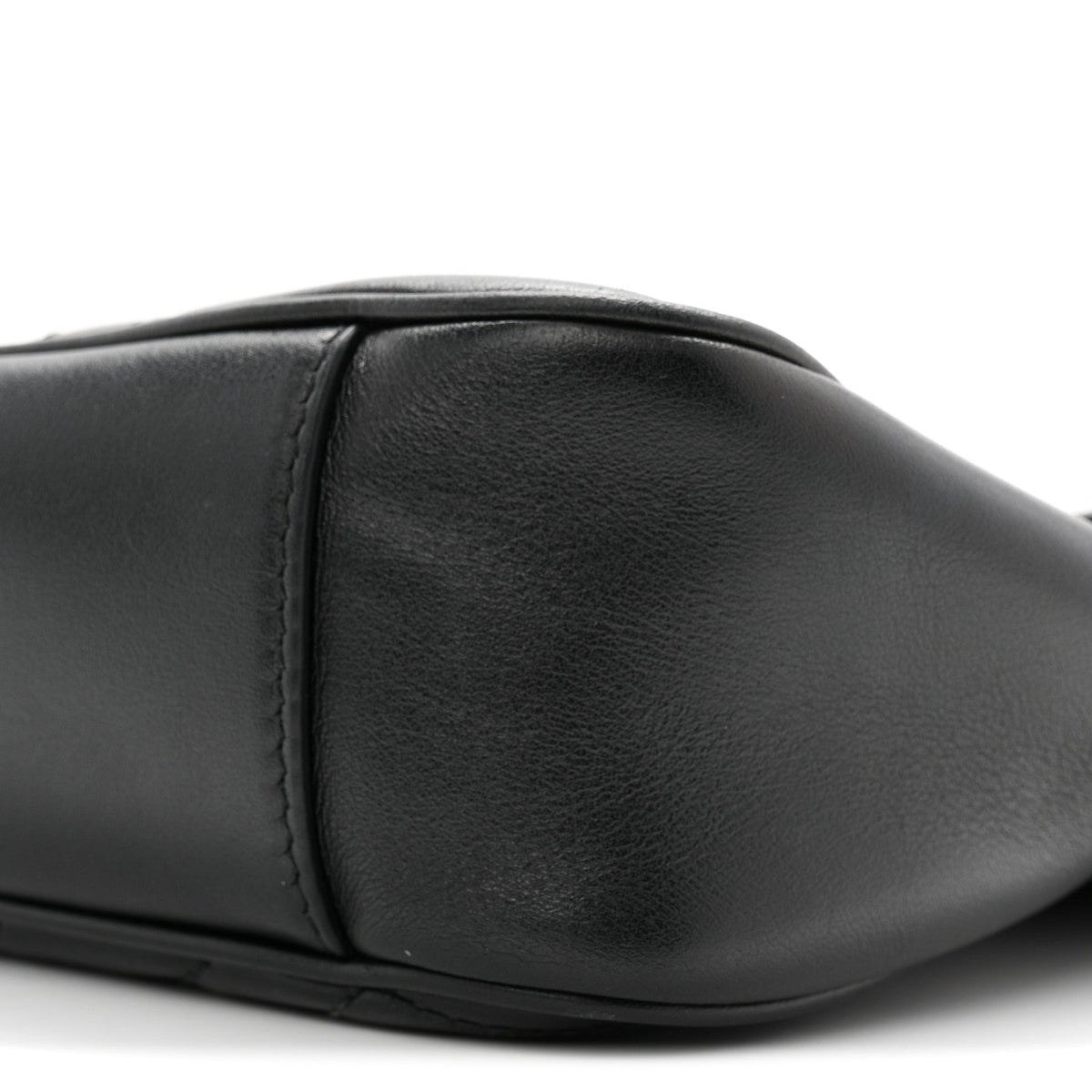 Calfskin Matelasse Medium GG Marmont Shoulder Bag Black