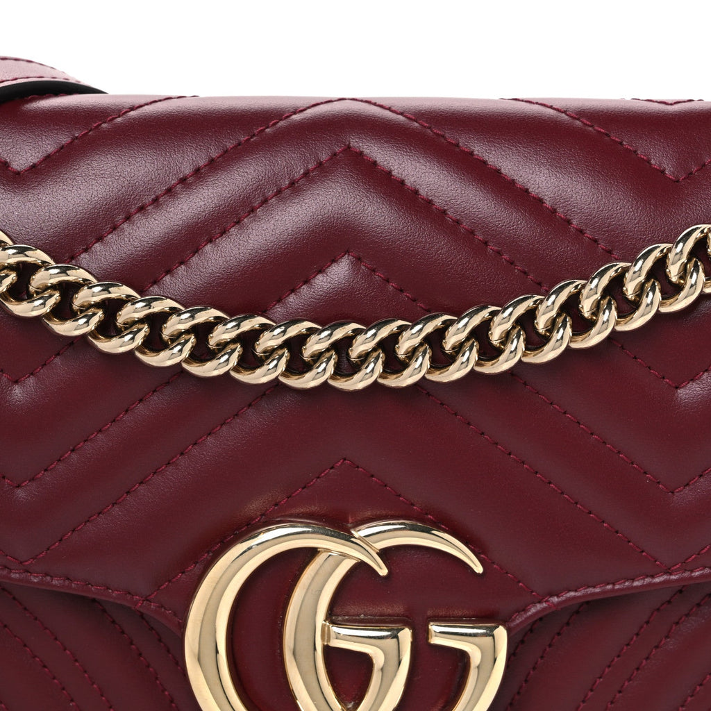 Calfskin Matelasse Medium GG Marmont Shoulder Bag Rosso Ancora Red