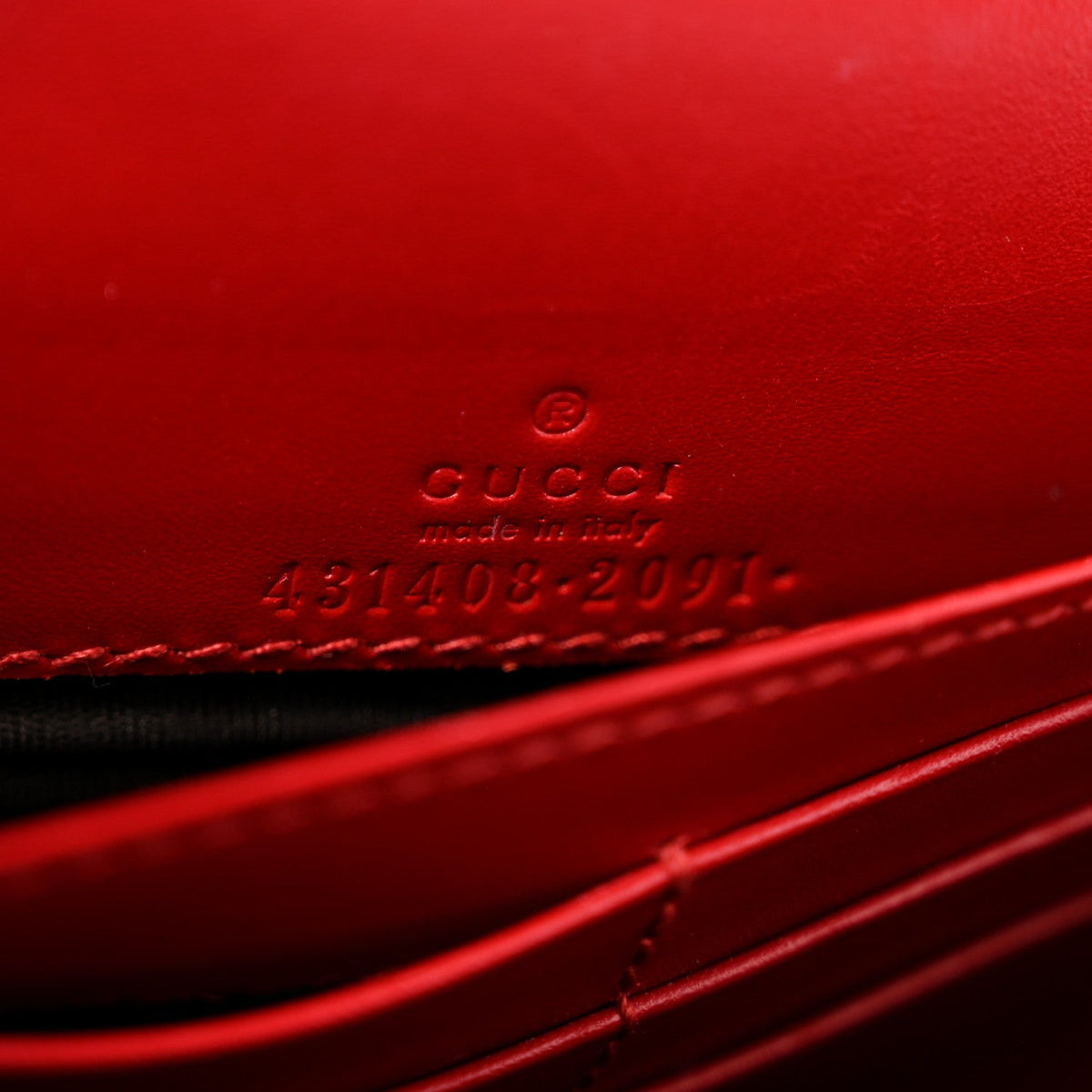 Guccissima Signature Bowy Chain Wallet Hibiscus Red
