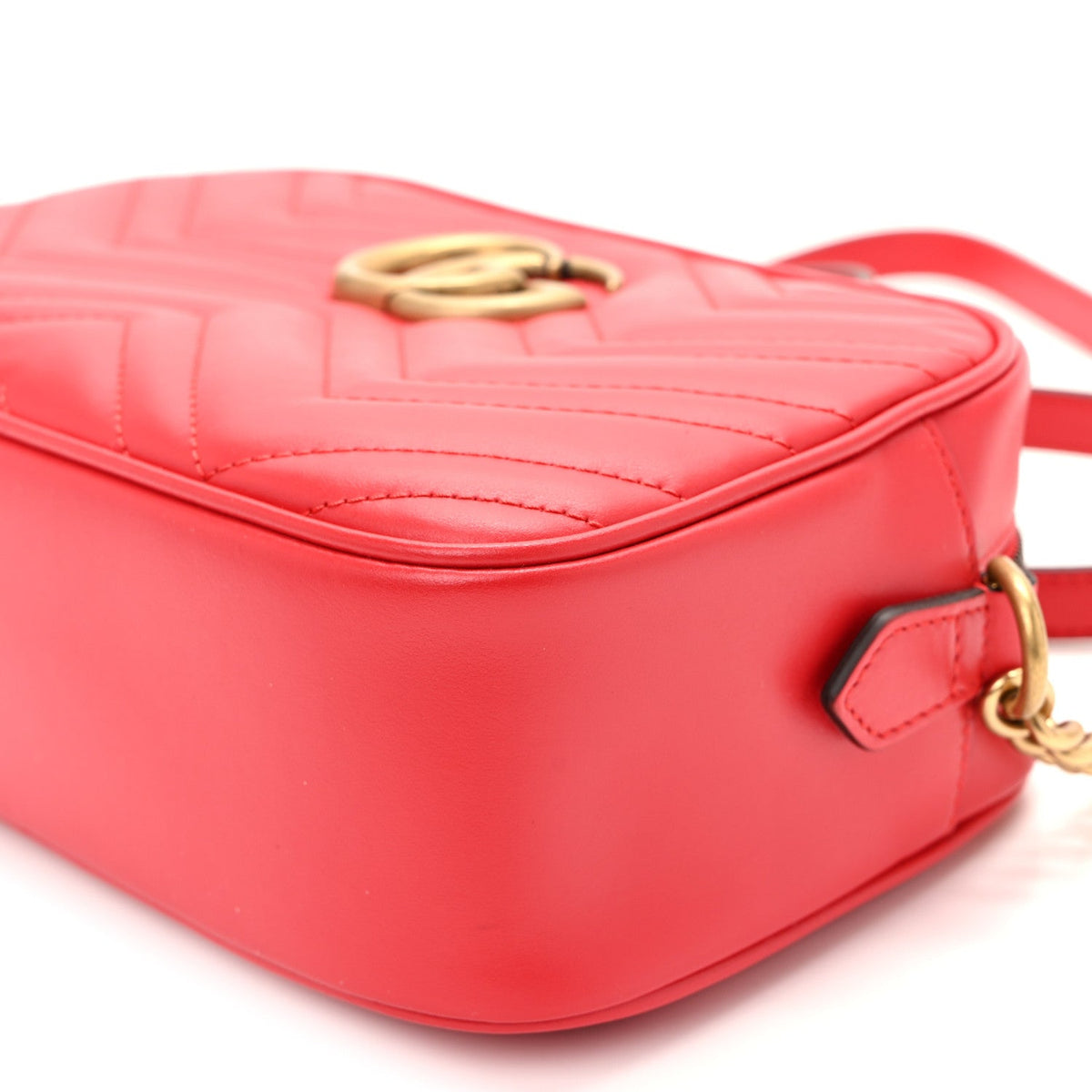 Calfskin Matelasse Small GG Marmont Chain Shoulder Bag Hibiscus Red