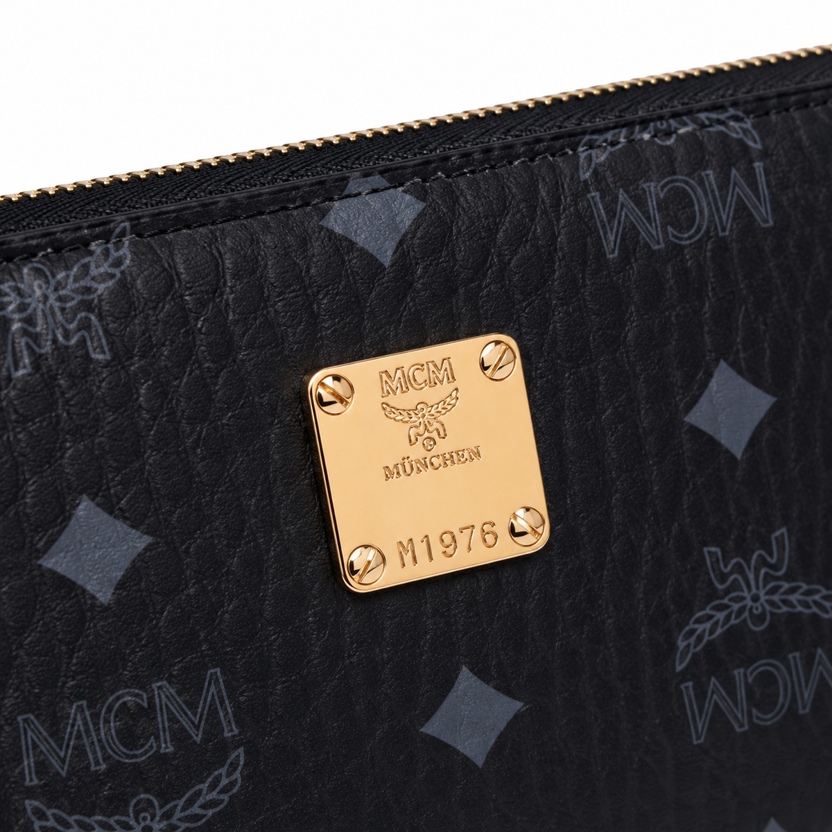 MCM Visetos Long Zip Wallet in Black – Classic Monogram Coated Canvas Clutch Wallet with Gold Plaque, 21x12.5x2.5cm