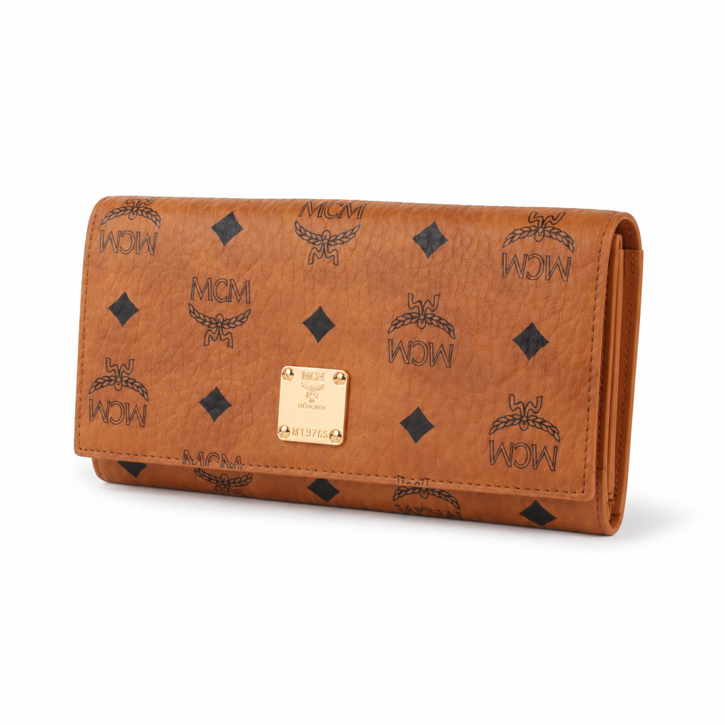 MCM Small Tracy Trifold Wallet in Visetos – Classic White Coated Leather Long Wallet with Gold Plaque, 19x10cm
