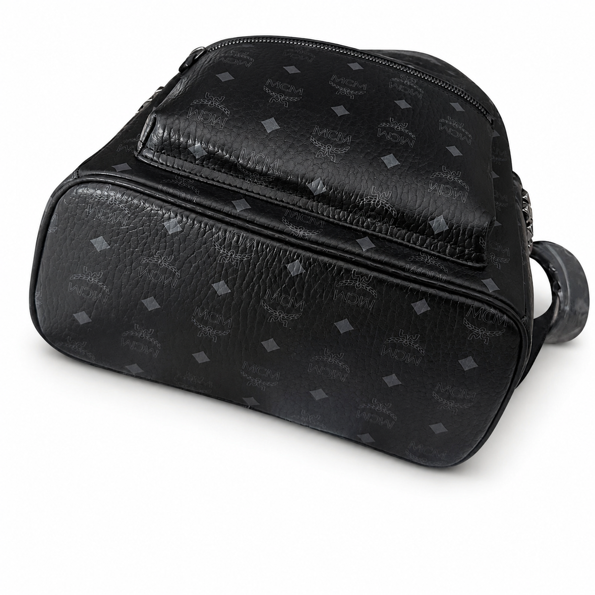 MCM Medium Stark Backpack in Visetos Black – Classic Monogram Side Studs Backpack, 38x30x13cm