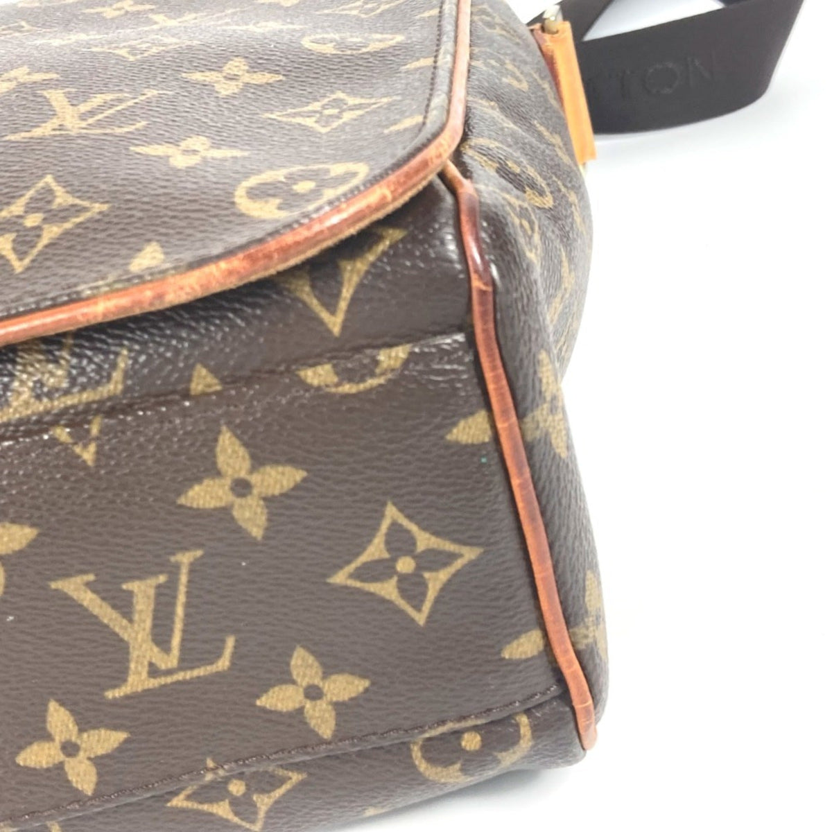 Abbesses Messenger Bag Monogram Canvas