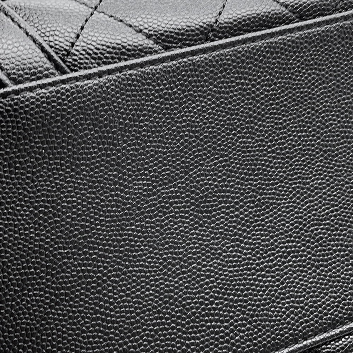 25 Hobo Bag Quilted Caviar Small