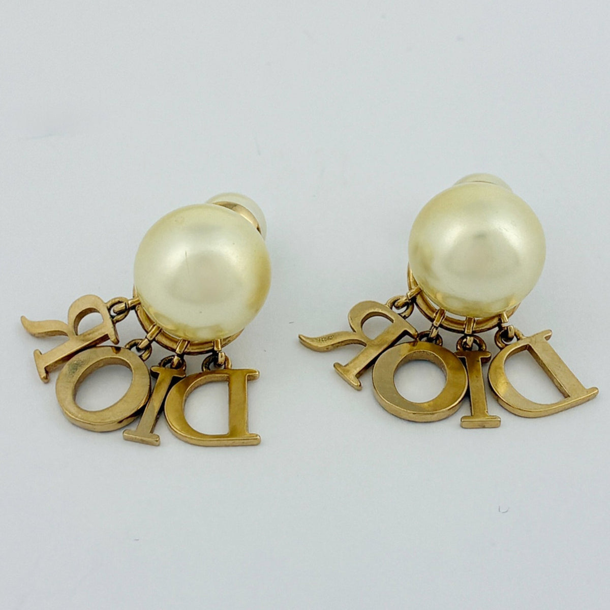 Pearl Earrings Metal and Rhinestone
