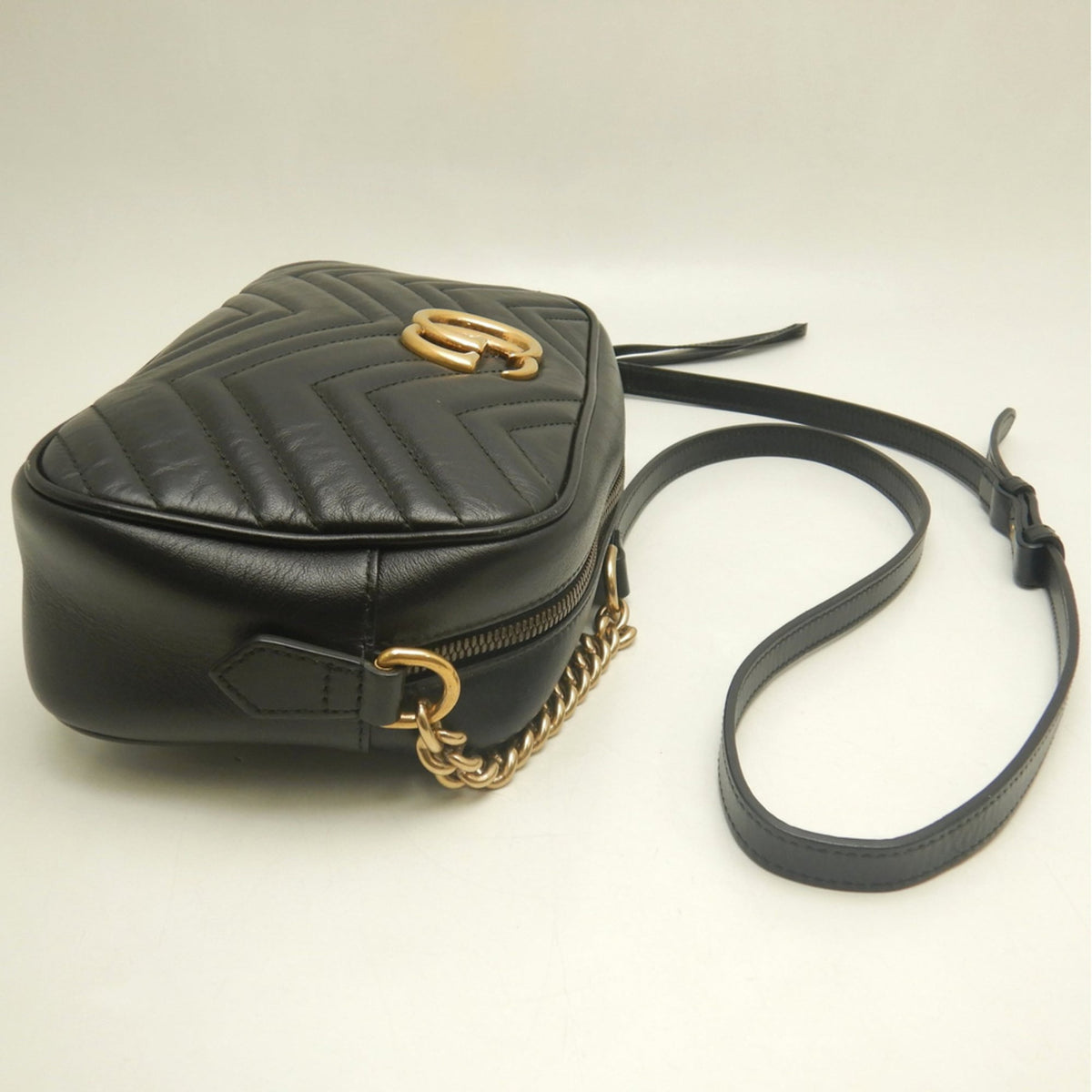 GG Marmont Shoulder Bag Matelasse Leather Small