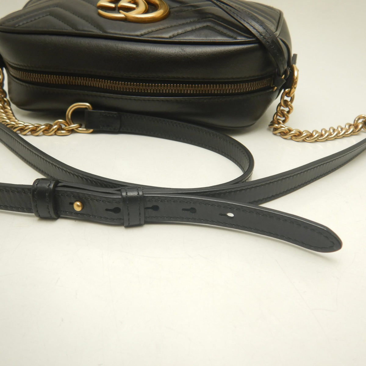 GG Marmont Shoulder Bag Matelasse Leather Small