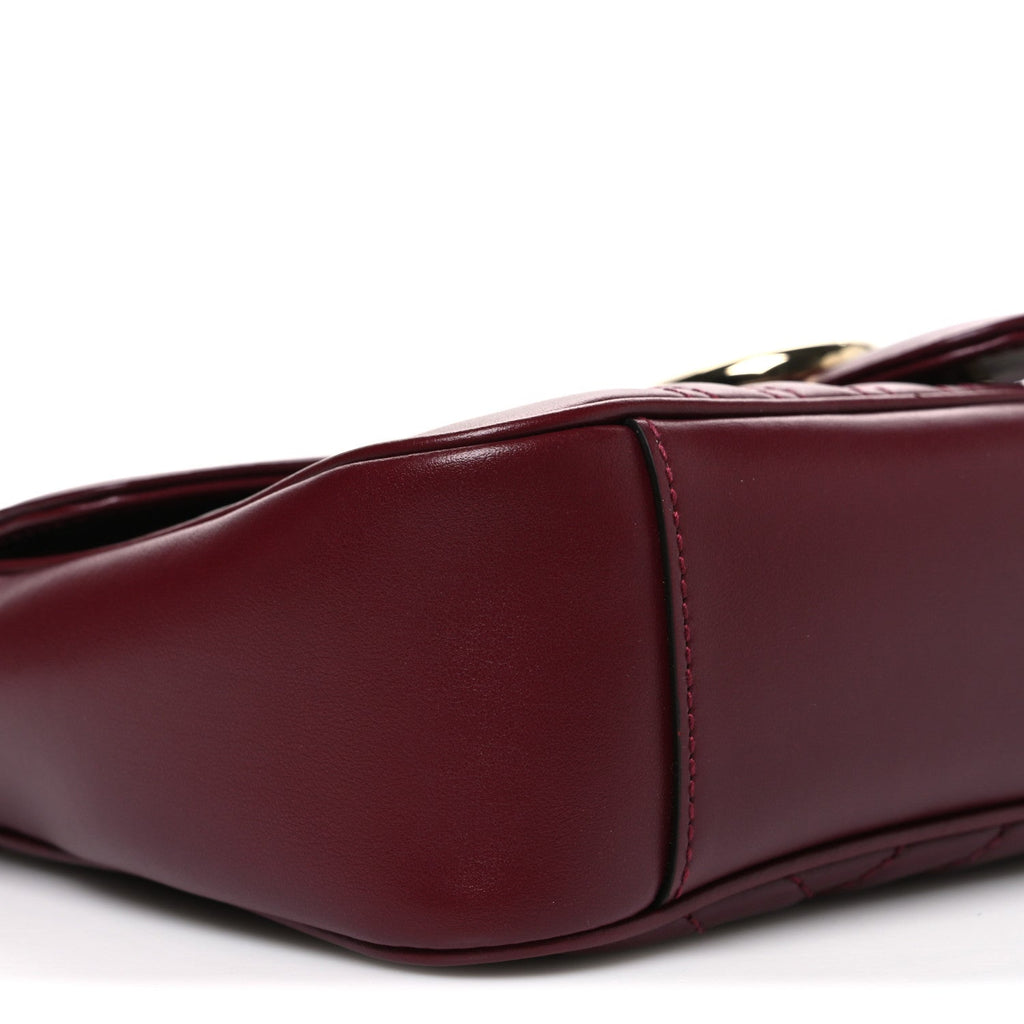 Calfskin Matelasse Medium GG Marmont Shoulder Bag Rosso Ancora Red