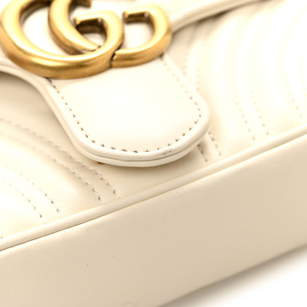Calfskin Matelasse Mini GG Marmont Shoulder Bag White